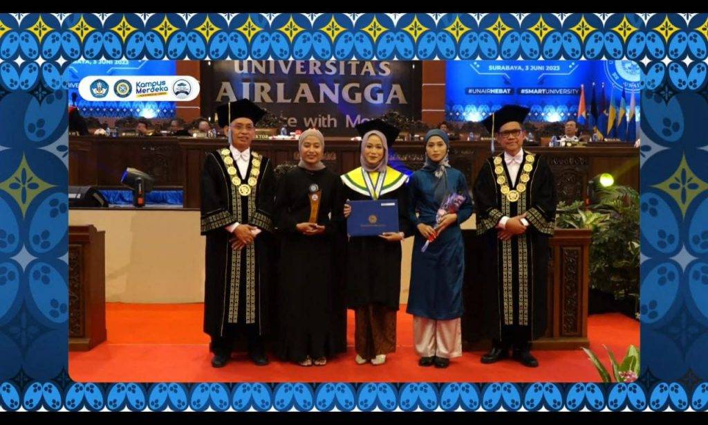 Ria Chusnita - Wisudawan Berprestasi Internasional