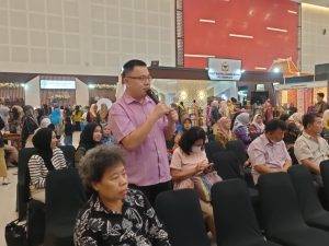 Temui FKG UNAIR di Batik Fair: Wawasan Baru Diabetes dan Kesehatan Mulut!"