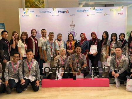 Keluarga Besar Periodonsia FKG UNAIR Hadir Dalam Perio Terkini 10 di Jogjakarta