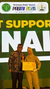 Kekompakan Delegasi PPDGS Bedah Mulut FKG UNAIR Raih Penghargaan Best Supporter pada PIT PABMI 2026